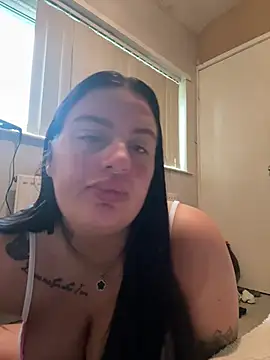 Snapshot of Victoriasteel chatting on 02/19/26, 11:28 Victoriasteel online show from 02/19/26, 11:28