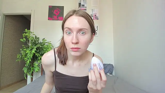 Kelly Gerzikaa online show from 04/14/26, 05:35