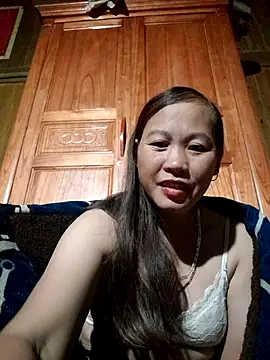 Snapshot of Seg_min chatting on 10/24/25, 11:12 Seg min online show from 10/24/25, 11:12