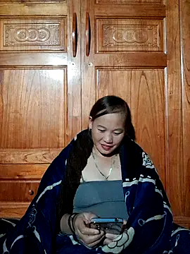 Snapshot of Seg_min chatting on 10/28/25, 01:58 Seg min online show from 10/28/25, 01:58