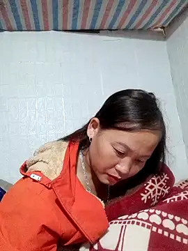 Snapshot of Seg_min chatting on 11/30/25, 02:48 Seg min online show from 11/30/25, 02:48