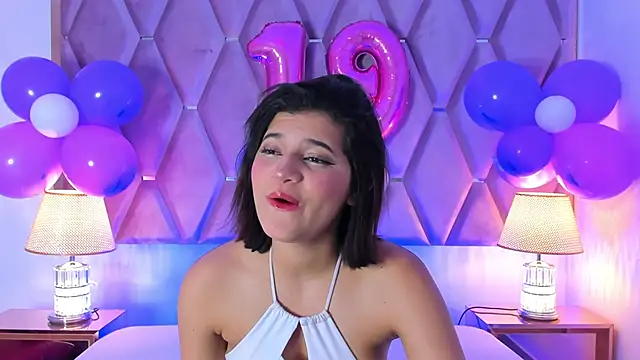 Snapshot of MaskedGirl_ chatting on 09/14/25, 11:53 MaskedGirl online show from 09/14/25, 11:53