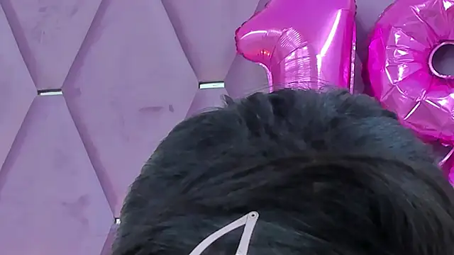 Snapshot of MaskedGirl_ chatting on 09/23/25, 11:35 MaskedGirl online show from 09/23/25, 11:35