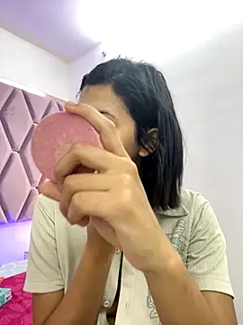 Snapshot of MaskedGirl_ chatting on 10/04/25, 11:41 MaskedGirl online show from 10/04/25, 11:41