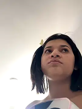 Snapshot of MaskedGirl_ chatting on 10/05/25, 01:09 MaskedGirl online show from 10/05/25, 01:09