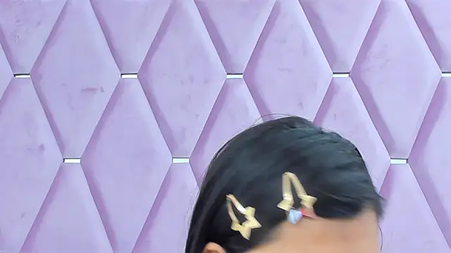 Snapshot of MaskedGirl_ chatting on 10/08/25, 11:30 MaskedGirl online show from 10/08/25, 11:30