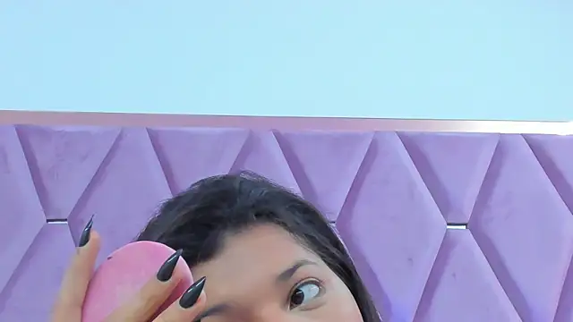 Snapshot of MaskedGirl_ chatting on 10/17/25, 11:46 MaskedGirl online show from 10/17/25, 11:46