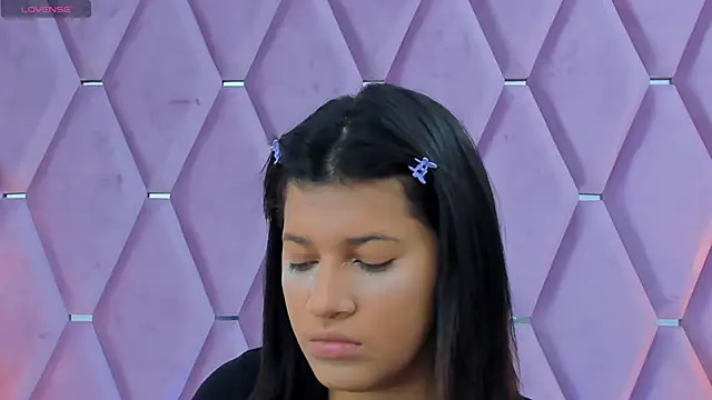 Snapshot of MaskedGirl_ chatting on 10/21/25, 11:55 MaskedGirl online show from 10/21/25, 11:55