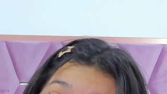 Snapshot of MaskedGirl_ chatting on 10/22/25, 11:43 MaskedGirl online show from 10/22/25, 11:43