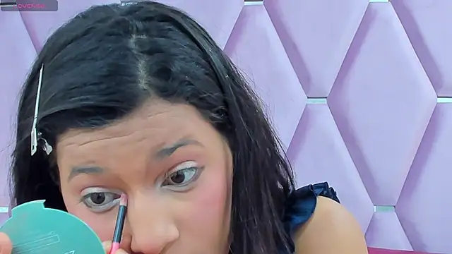 Snapshot of MaskedGirl_ chatting on 10/29/25, 12:07 MaskedGirl online show from 10/29/25, 12:07