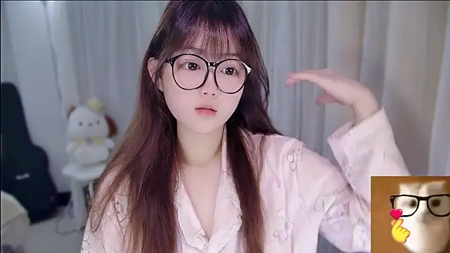 Snapshot of YUANYUAN-A chatting on 03/14/26, 12:43 YUANYUAN-A online show from 03/14/26, 12:43
