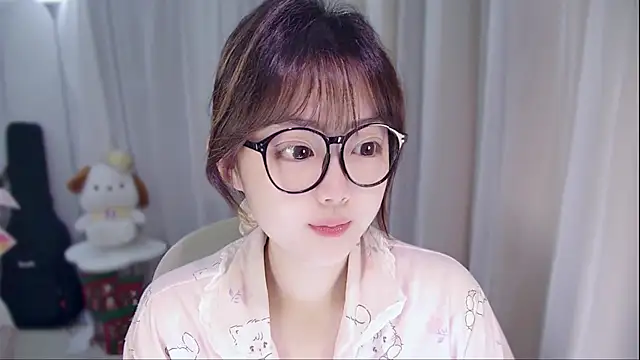 Snapshot of YUANYUAN-A chatting on 03/25/26, 12:11 YUANYUAN-A online show from 03/25/26, 12:11