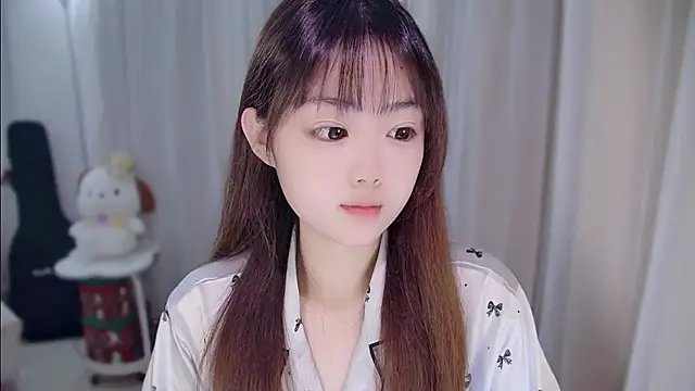 Snapshot of YUANYUAN-A chatting on 04/07/26, 12:16 YUANYUAN-A online show from 04/07/26, 12:16