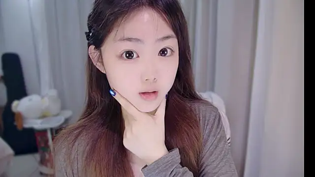 Snapshot of YUANYUAN-A chatting on 04/09/26, 12:21 YUANYUAN-A online show from 04/09/26, 12:21