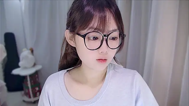 Snapshot of YUANYUAN-A chatting on 04/17/26, 12:08 YUANYUAN-A online show from 04/17/26, 12:08
