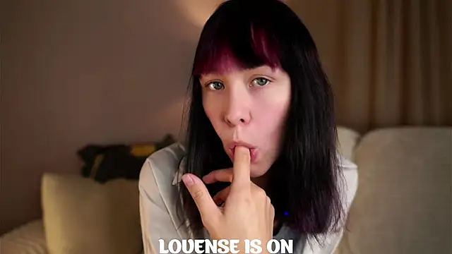 Snapshot of BritniBers chatting on 10/03/25, 10:45 BritniBers online show from 10/03/25, 10:45