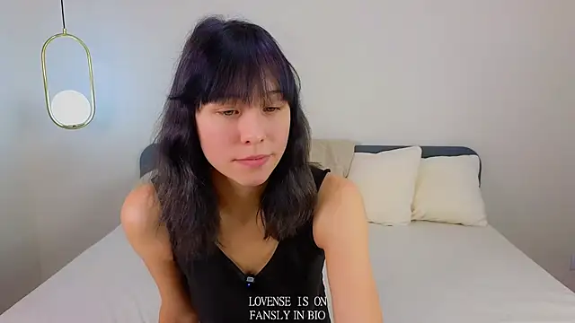 Snapshot of BritniBers chatting on 11/08/25, 10:37 BritniBers online show from 11/08/25, 10:37