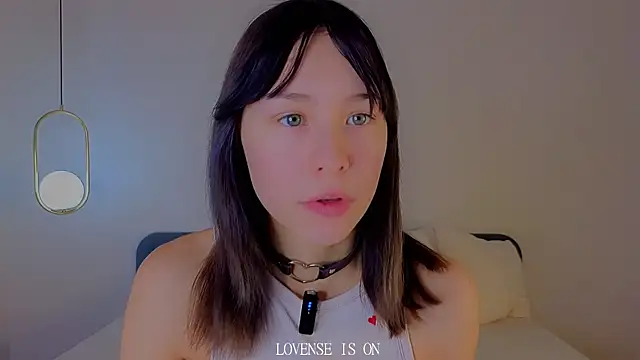 Snapshot of BritniBers chatting on 11/19/25, 02:55 BritniBers online show from 11/19/25, 02:55