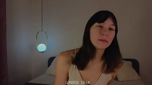 Snapshot of BritniBers chatting on 11/24/25, 02:00 BritniBers online show from 11/24/25, 02:00