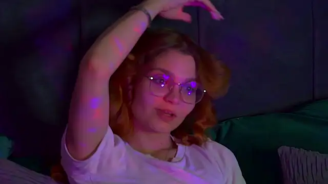 BellaMarebelle online show from 10/10/25, 04:22