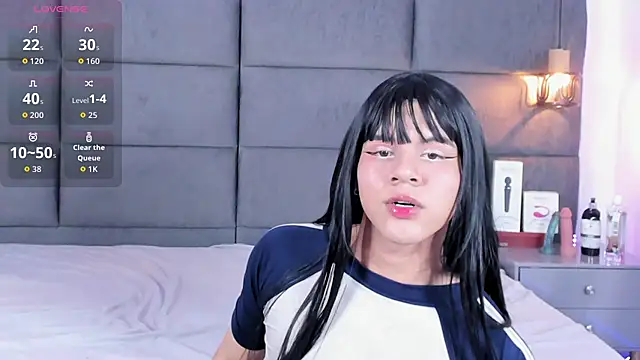 Snapshot of Slenna_Moon chatting on 09/09/25, 02:44 Slenna Moon online show from 09/09/25, 02:44