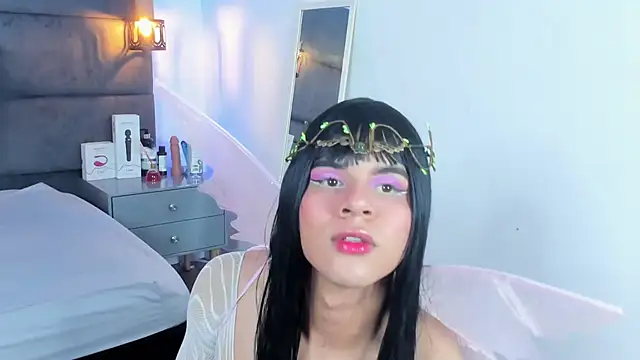 Snapshot of Slenna_Moon chatting on 10/31/25, 03:07 Slenna Moon online show from 10/31/25, 03:07