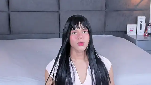 Snapshot of Slenna_Moon chatting on 11/06/25, 03:07 Slenna Moon online show from 11/06/25, 03:07