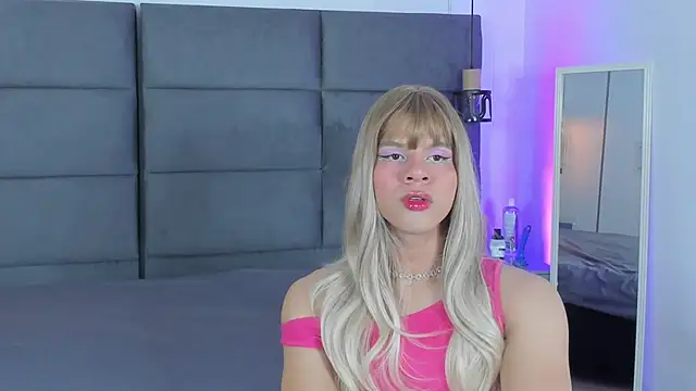 Snapshot of Slenna_Moon chatting on 11/13/25, 03:05 Slenna Moon online show from 11/13/25, 03:05