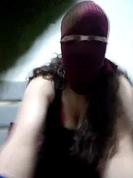 Snapshot of Ahalm chatting on 11/01/25, 11:07 Ahalm online show from 11/01/25, 11:07