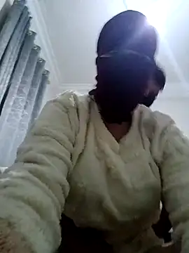 Snapshot of Ahalm chatting on 11/15/25, 10:15 Ahalm online show from 11/15/25, 10:15