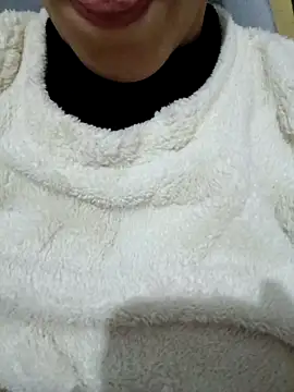 Snapshot of Ahalm chatting on 11/26/25, 08:10 Ahalm online show from 11/26/25, 08:10