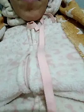 Snapshot of Ahalm chatting on 12/16/25, 08:25 Ahalm online show from 12/16/25, 08:25