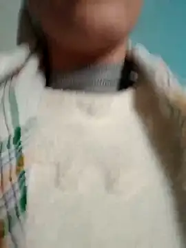 Snapshot of Ahalm chatting on 12/23/25, 11:08 Ahalm online show from 12/23/25, 11:08