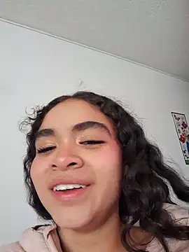 Snapshot of KENDALL_ART chatting on 12/19/25, 07:21 KENDALL ART online show from 12/19/25, 07:21