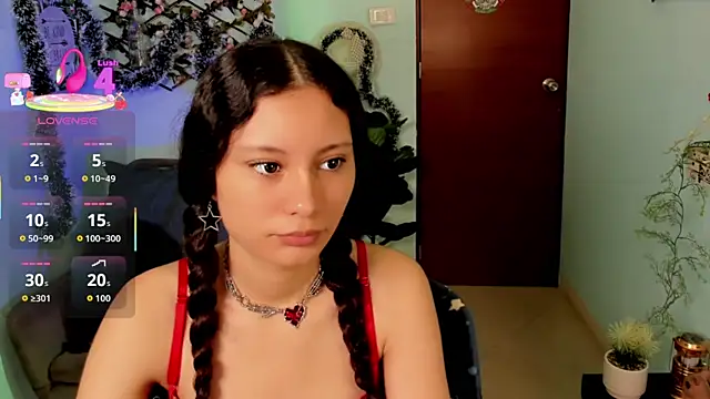 Snapshot of Krysten_Riter chatting on 12/16/25, 02:44 Krysten Riter online show from 12/16/25, 02:44