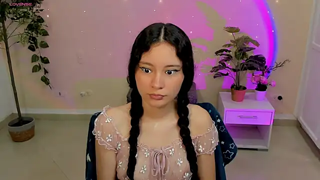 Snapshot of Krysten_Riter chatting on 02/25/26, 01:43 Krysten Riter online show from 02/25/26, 01:43