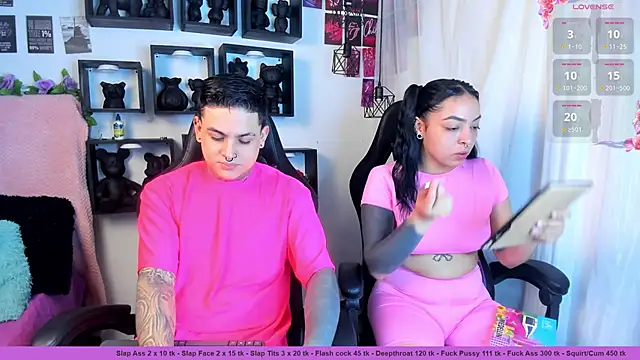 Snapshot of Sarahandzack chatting on 11/10/25, 05:45 Sarahandzack online show from 11/10/25, 05:45