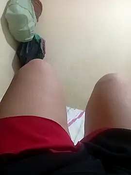 Snapshot of Ravena2290 chatting on 04/02/26, 12:14 Ravena2290 online show from 04/02/26, 12:14