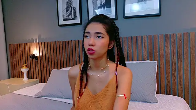 luna roja25 online show from 09/25/25, 01:04