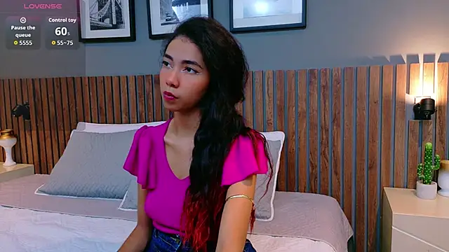 luna roja25 online show from 10/02/25, 01:40