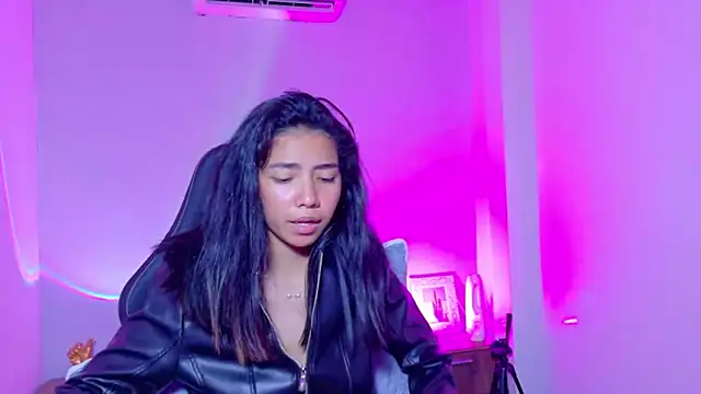 luna roja25 online show from 02/13/26, 01:40