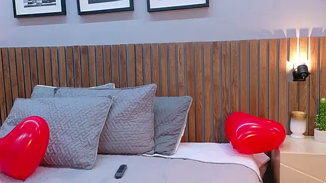 luna roja25 online show from 02/17/26, 01:29