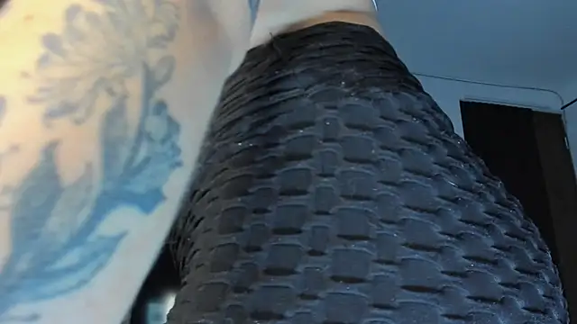 tianastone  online show from 11/19/25, 02:33