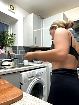 KayleeBella online show from 09/18/25, 06:43