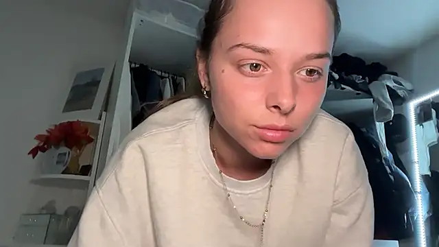 Snapshot of KayleeBella chatting on 04/07/26, 08:53 KayleeBella online show from 04/07/26, 08:53