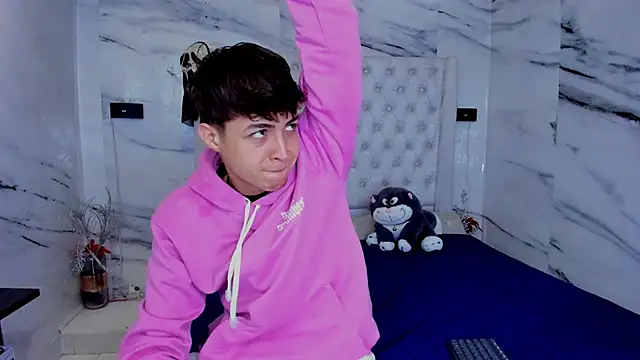 Ari and Storm online show from 02/03/26, 03:06