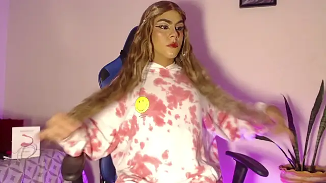 Snapshot of Antonella_copper chatting on 11/07/25, 03:17 Antonella copper online show from 11/07/25, 03:17