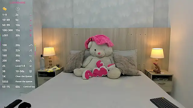 mia aristizabal online show from 09/10/25, 11:32