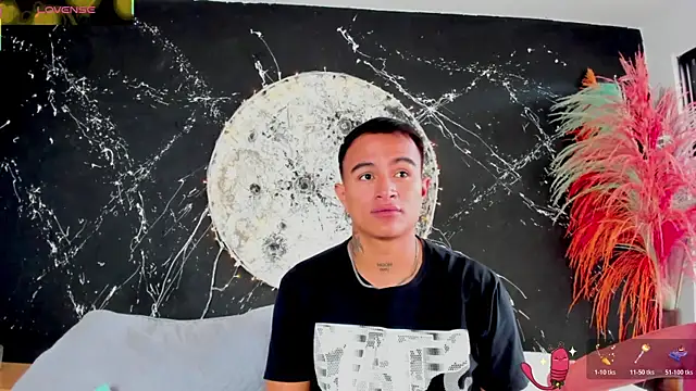 Snapshot of LiamDeep chatting on 11/23/25, 03:45 LiamDeep online show from 11/23/25, 03:45