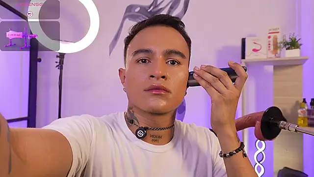 Snapshot of LiamDeep chatting on 12/03/25, 08:29 LiamDeep online show from 12/03/25, 08:29